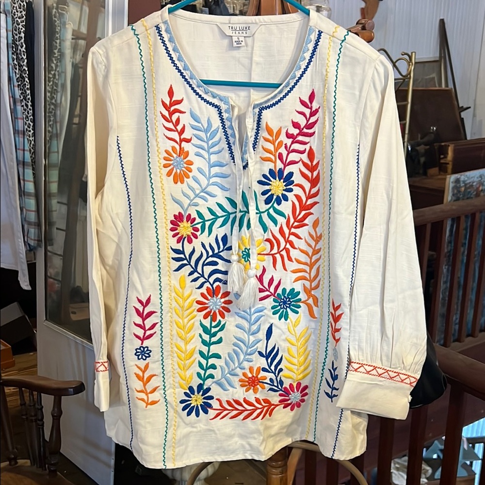 Tru Luxe Jeans Colorful Embroidered Tunic Top
